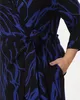 А867/1 Платье на запах Дорати черный принт лианы (синий) для женщин большого размера с доставкой по Москве и России