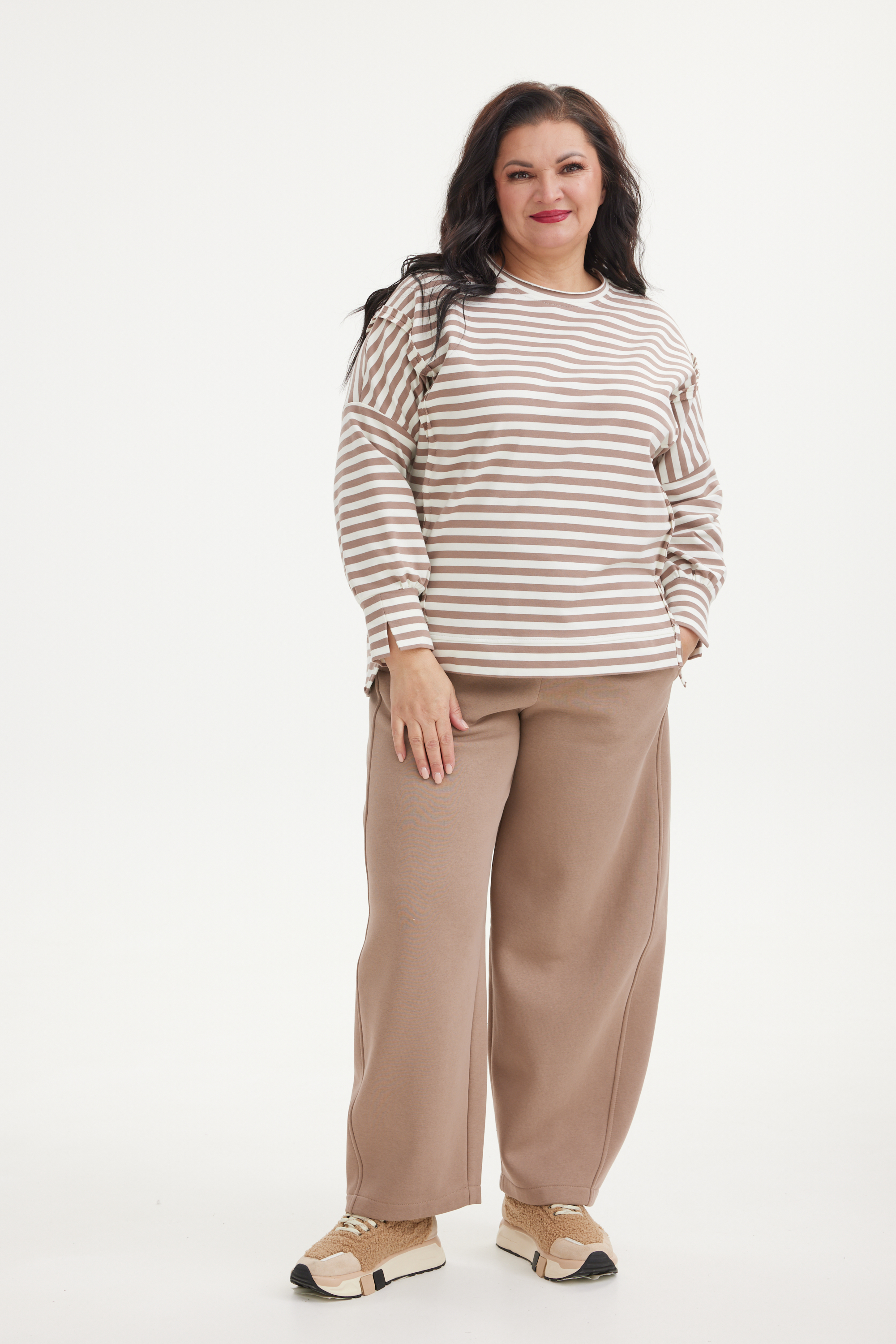 А1133 Свитшот Домина кофе принт полоска для женщин большого размера с доставкой по Москве и России